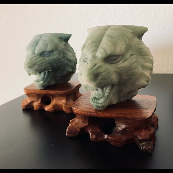 1PC Carved Natural green jasper tiger head - Picture 3 of 3